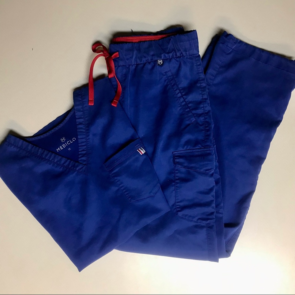 MEDICLO Royal Blue scrub set